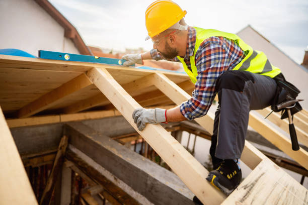 Best Local Roofing Companies  in Leavittsburg, OH